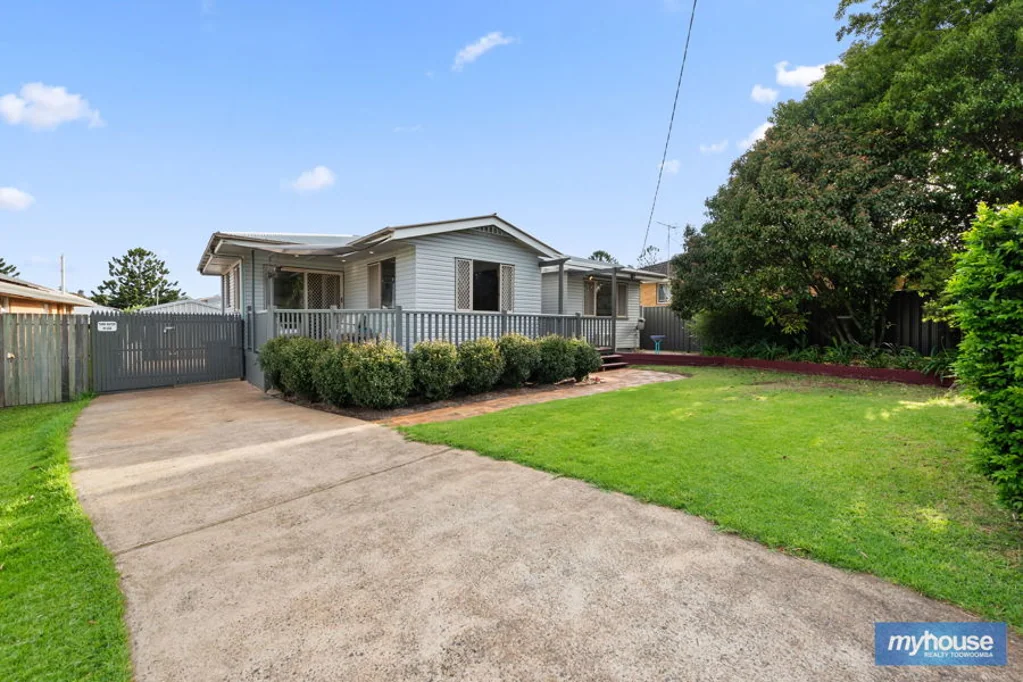 10 Cessna Street, Wilsonton, QLD 4350
