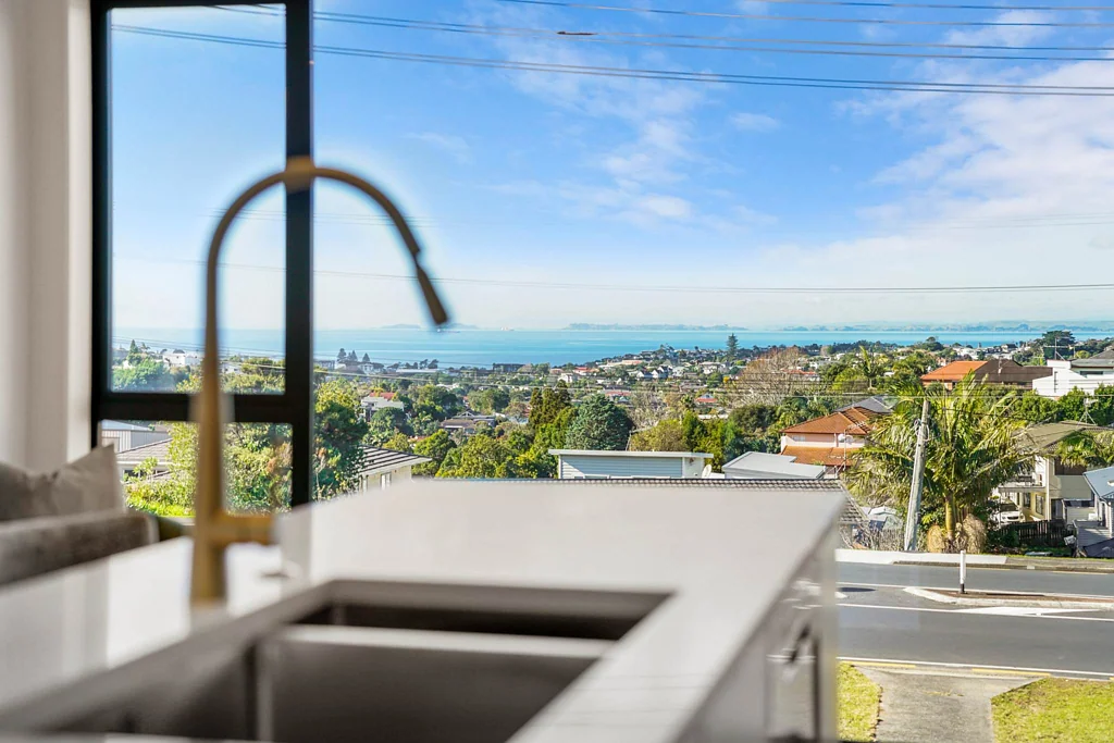 Oteha 5Moenga Sun-Filled Unmistakably Stunning.