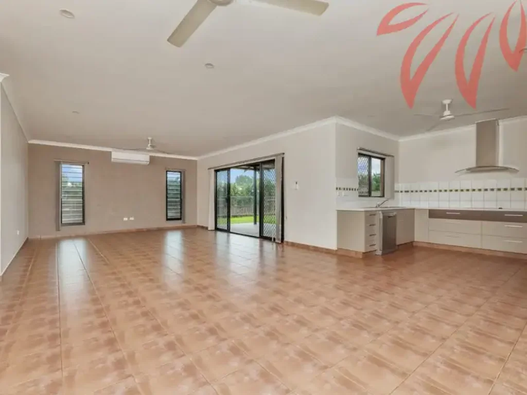 Spacious 4-Bedroom Family Home with a Large Yard