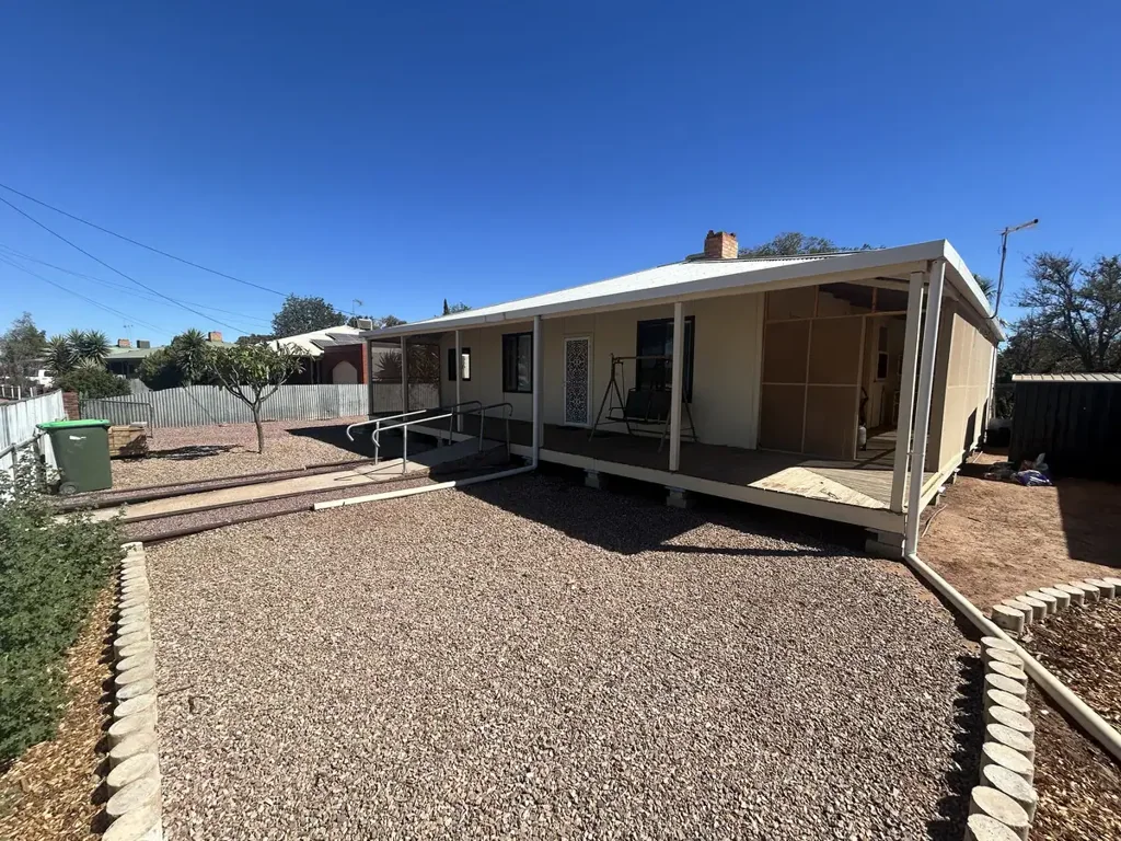 Stirling North 5Zimmer Charming 66-Year-Old Home with Up to 5 Bedrooms on 770m² Allotment – Stirling North