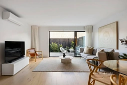 2/24 Kinross Street, Hampton East