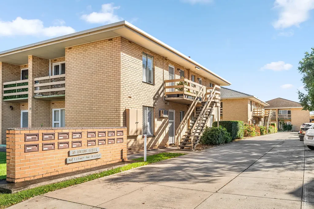 Enfield 1 Bedroom Top Investment Or First Buy: One-Bed Unit With Potential!