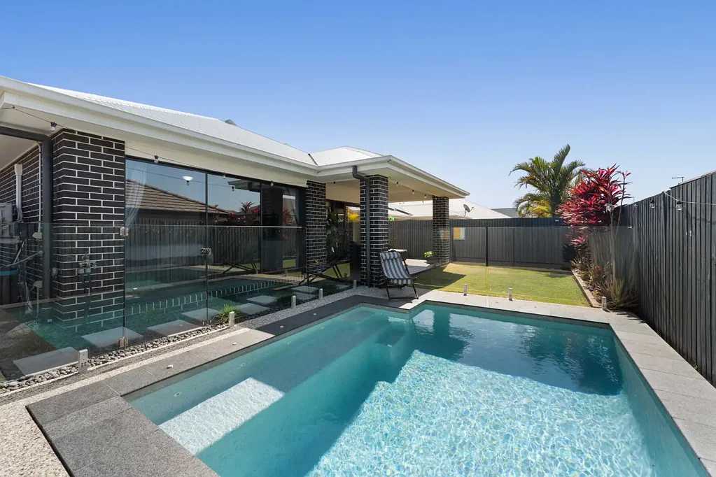 Mango Hill 4침실 Beautiful Plantation Home in Capestone + Pool!