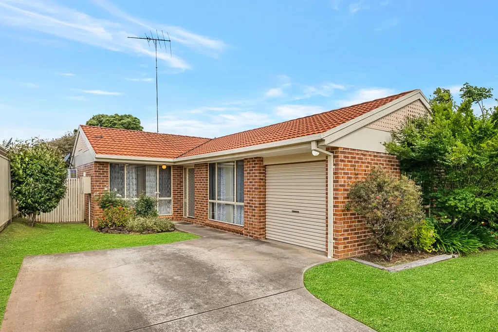 26 Crommelin Crescent, St Helens Park, NSW 2560