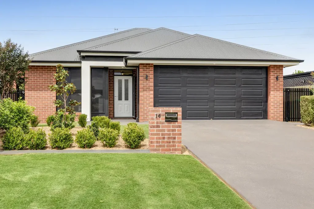 14 O'Neill Circuit, Kearneys Spring, QLD 4350