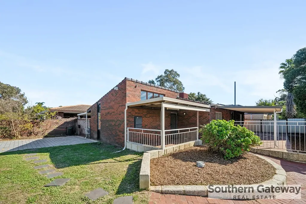 Gosnells 3房  FAMILY HOME ON A SPACIOUS 529SQM BLOCK