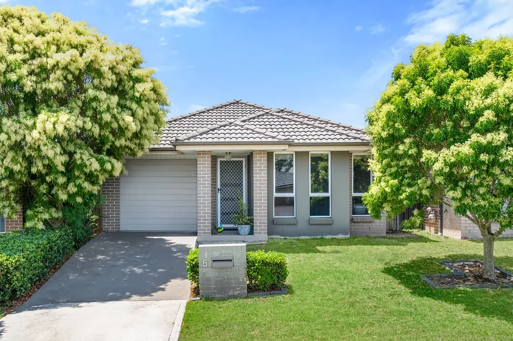 5 Parkinson Road, Spring Farm, NSW 2570