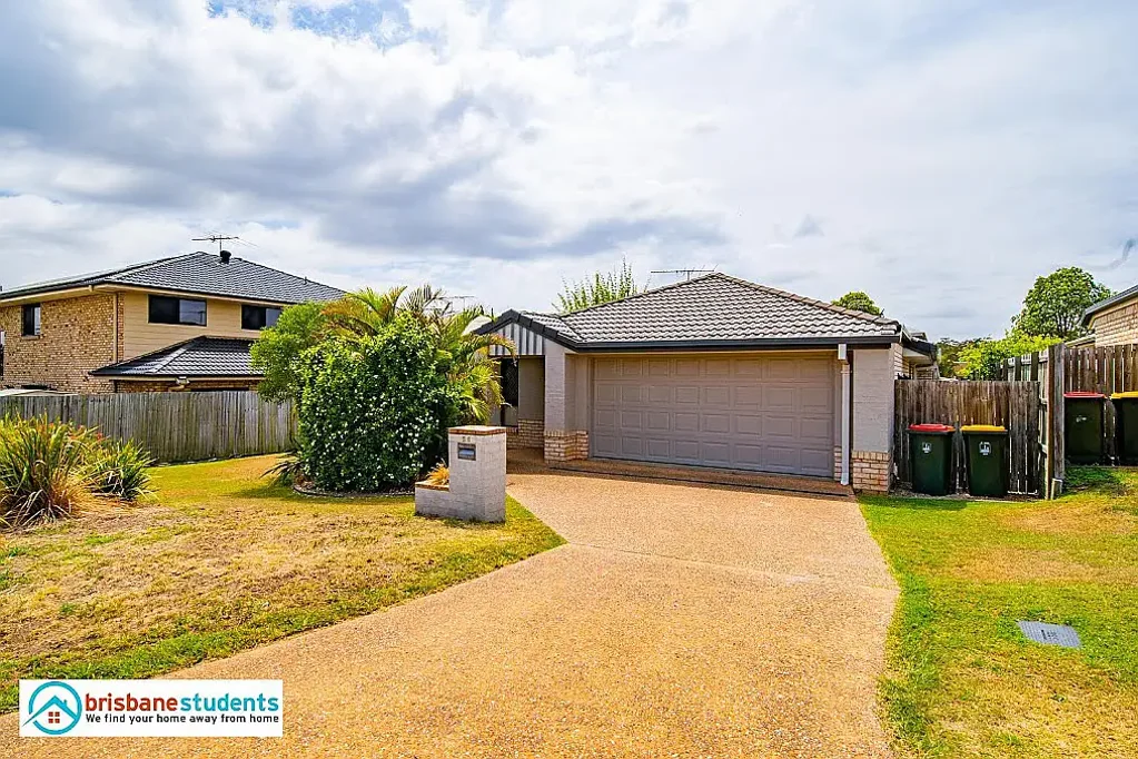 PERFECT SHARE ACCOMMODATION LOCATED IN THE HEART OF HEATHWOOD!