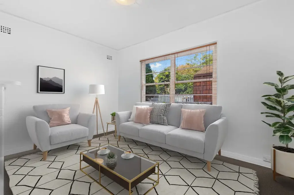 SPACIOUS 1 BEDROOM IN DOUBLE BAY