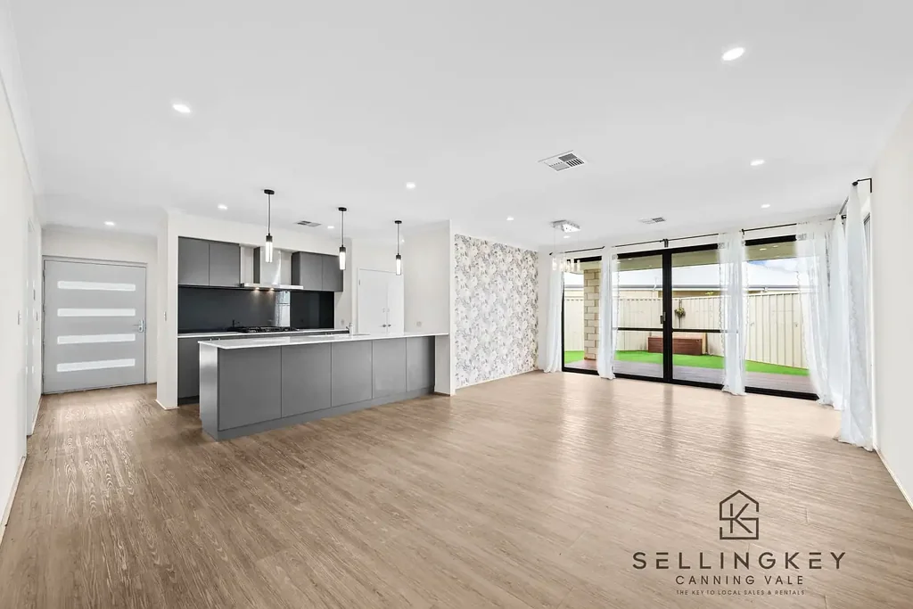 Canning Vale 4Zimmer SellingKey Real Estate presents 35 Liffey Street, Canning Vale: A Modern Green Title Home.