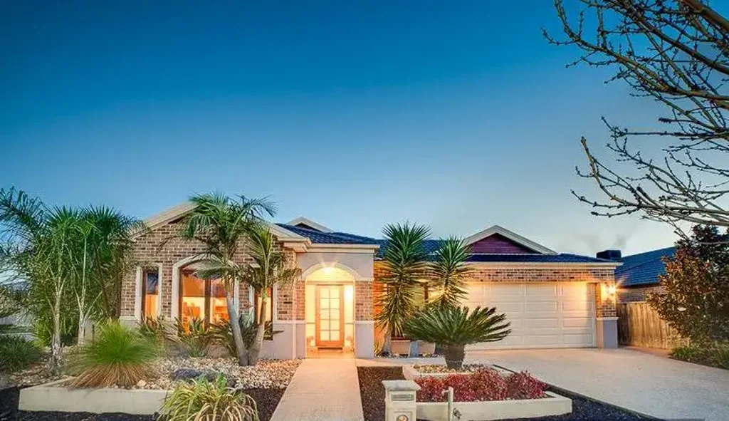 Grand Berwick Home with Tropical Charm! 5 Bedrooms and 2 Living Areas!