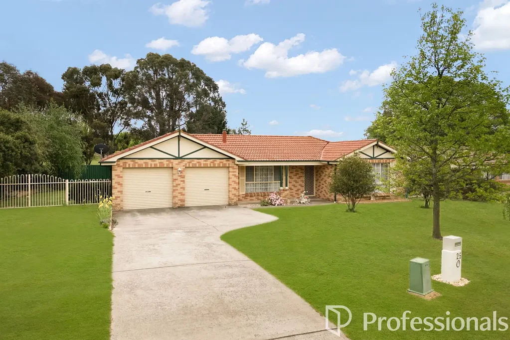 25 Mount Errol Street, Blayney, NSW 2799