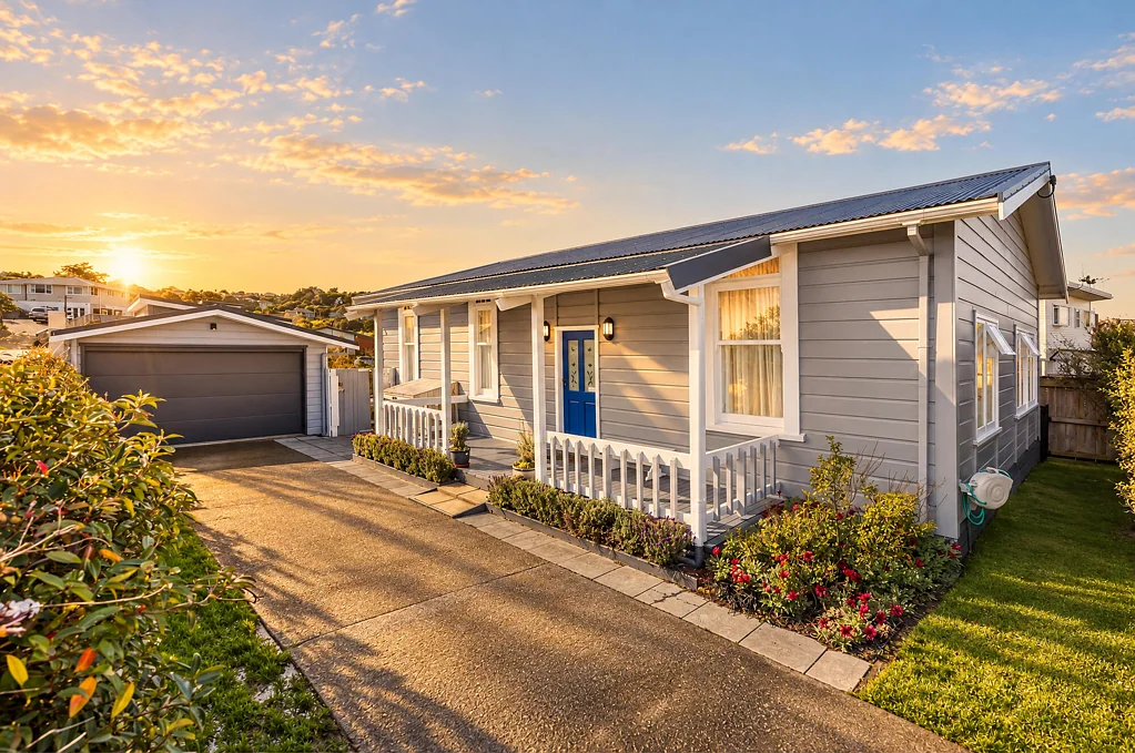 Titahi Bay 3બેડરૂમ A Character Home with a Clever Income Stream