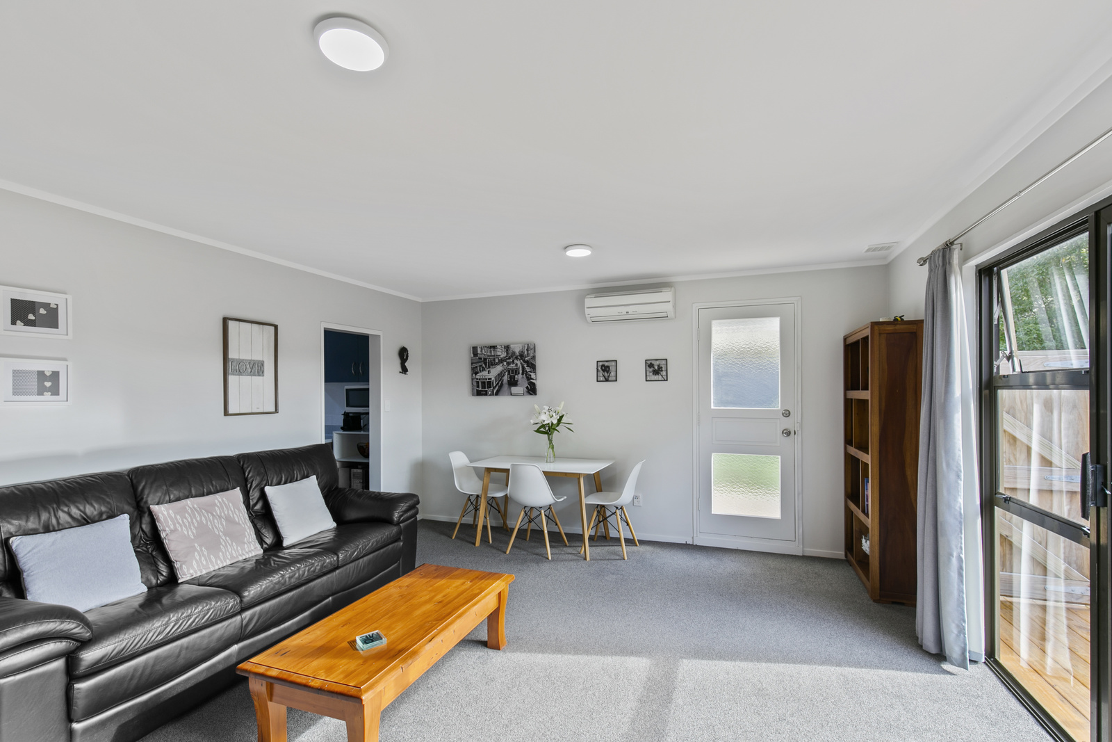 2 Burdendale Grove, Churton Park, Wellington, 2房, 1浴