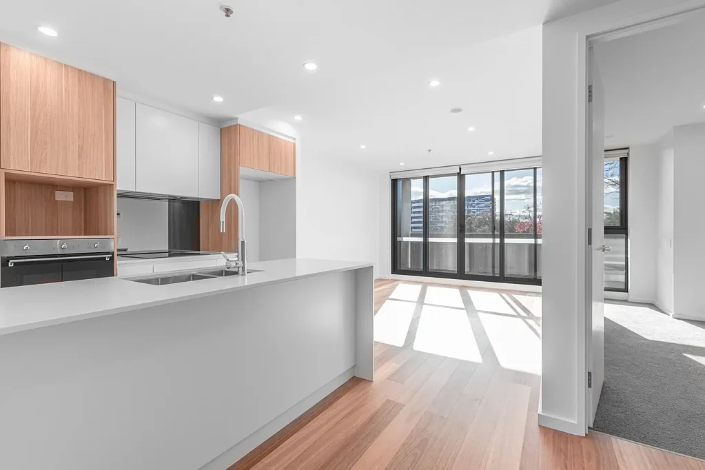 Lifestyle in the Heart of the CBD - North facing apartment with lots of Natural Light