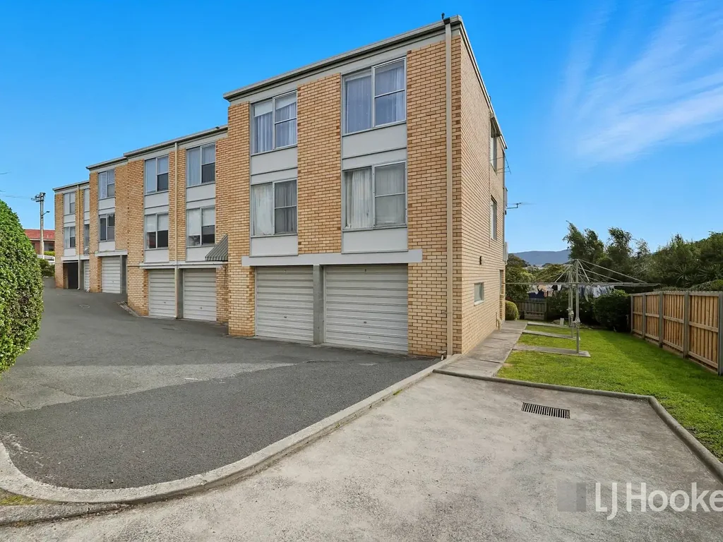 Unit 8/8 Ballawinnie Road, Lindisfarne, TAS 7015