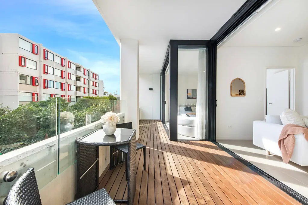 Modern one bedroom plus OVERSIZED Study, partially furnished or unfurnished