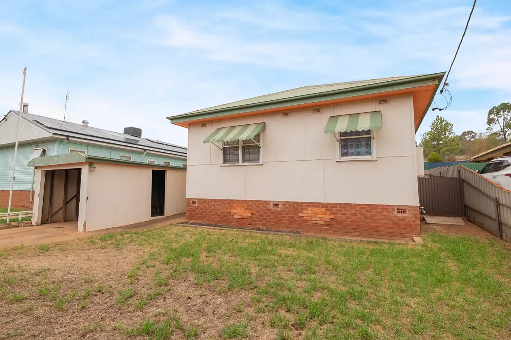 8 Peak Hill Road, Parkes, NSW 2870