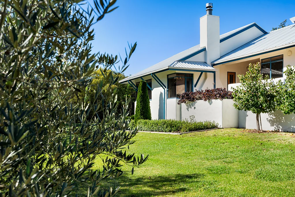 Poraiti 5 Bedroom Privacy, Space and Style – Seller Committed