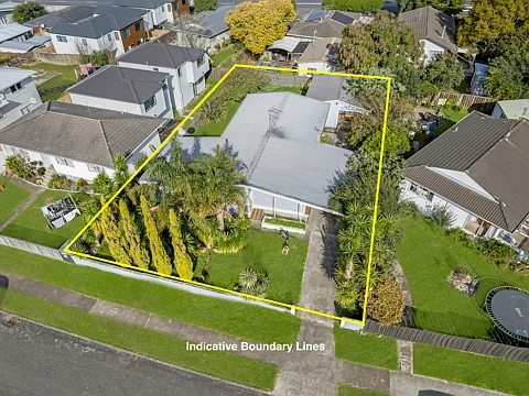 Manurewa 3部屋 Must-Sell Do-Up: Unlock this Property's Potential!