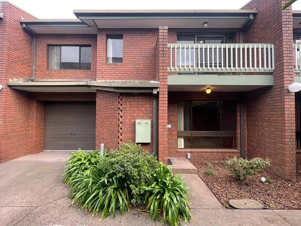 Generous 3 Bedroom Townhouse in Prime Location