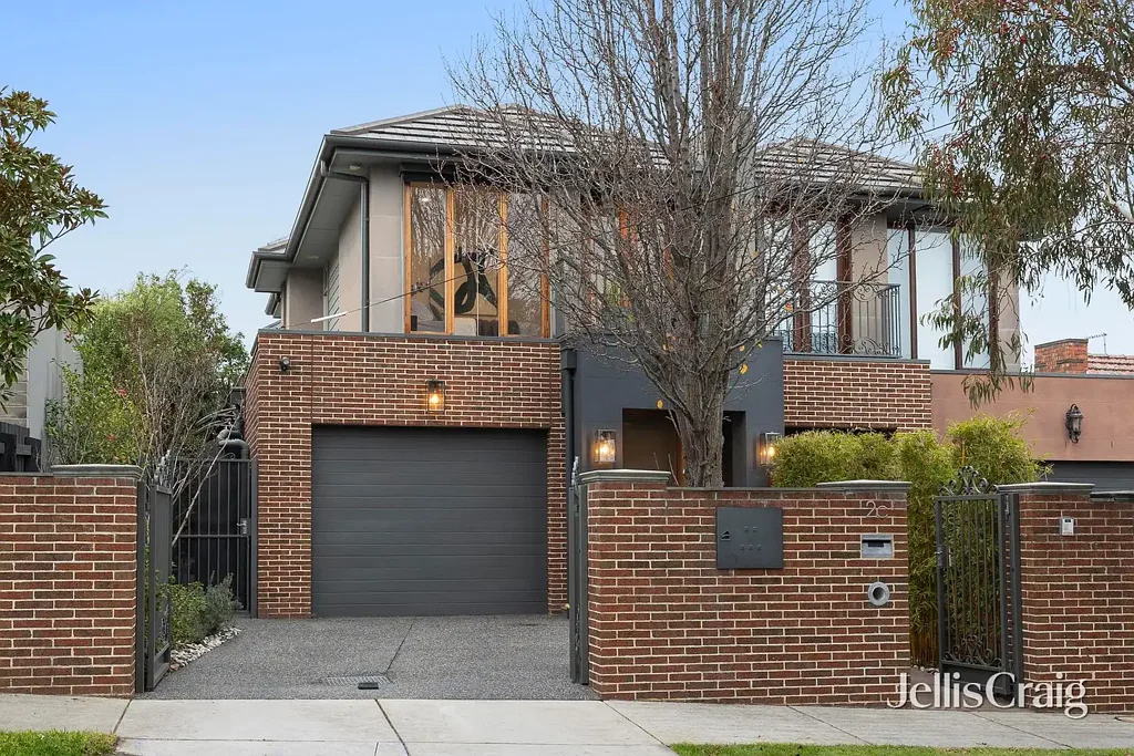 Hampton 3 Bedroom Contemporary parkside masterpiece