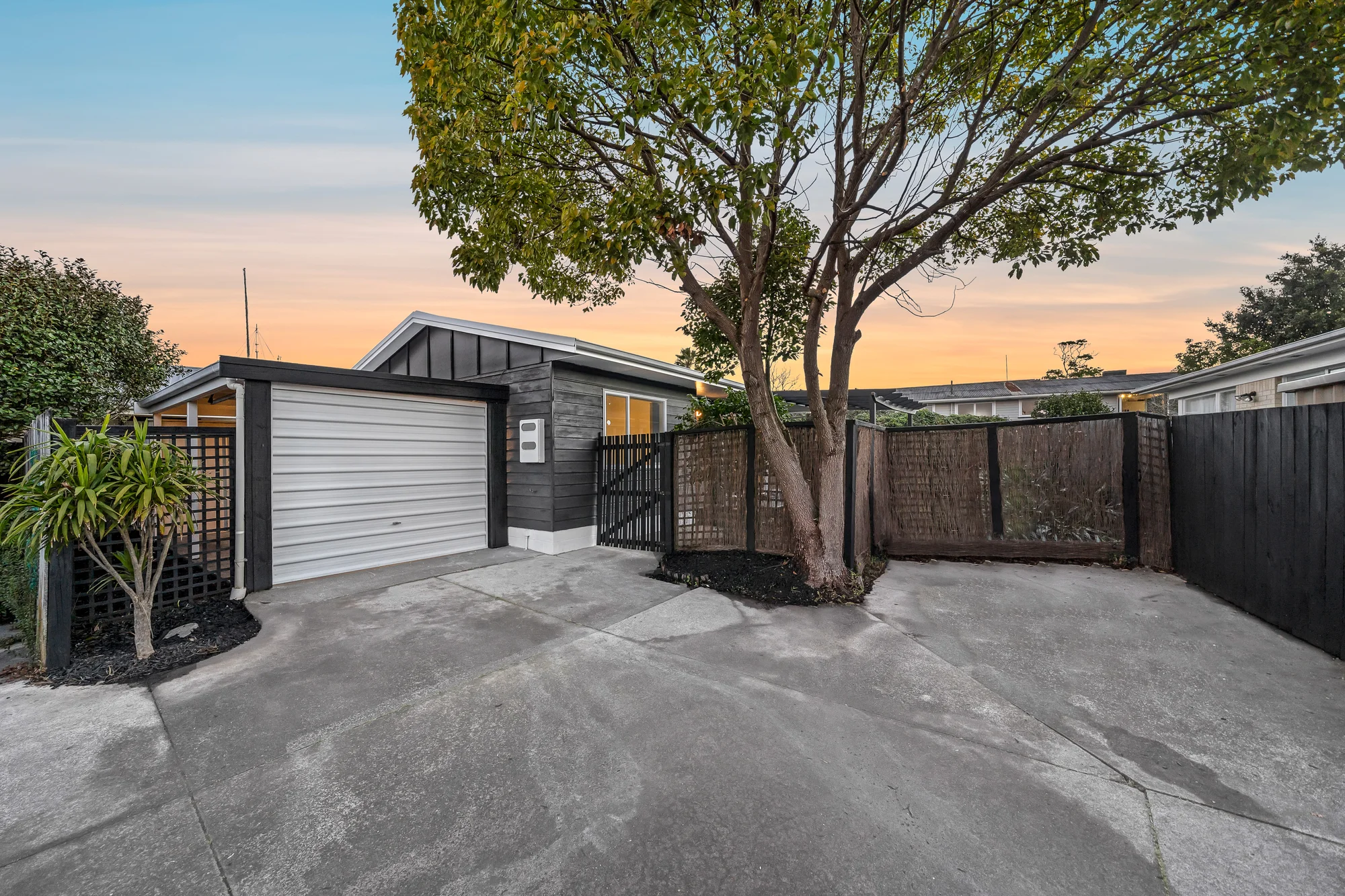 Pakuranga Heights 2房 Sun-Soaked & Ready for New Chapter