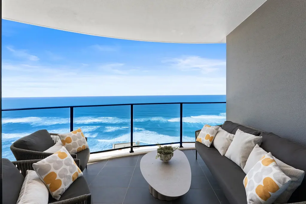 Main Beach 3غرفة نوم Luxurious 3-Bedroom North East Beachfront Sky Home in Pearl Main Beach