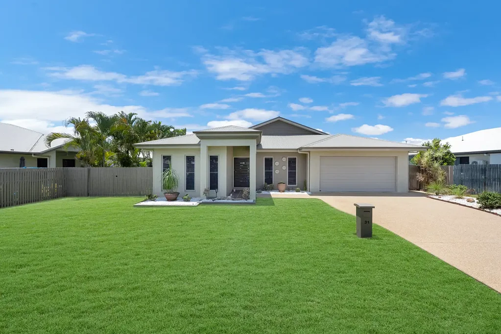 31 Iona Avenue, Burdell, QLD 4818