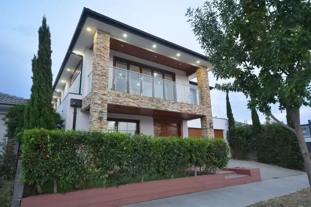 Wollert 4બેડરૂમ $975,000 Full of luxury upgrades, this 4 bed Heaven in Wollert!