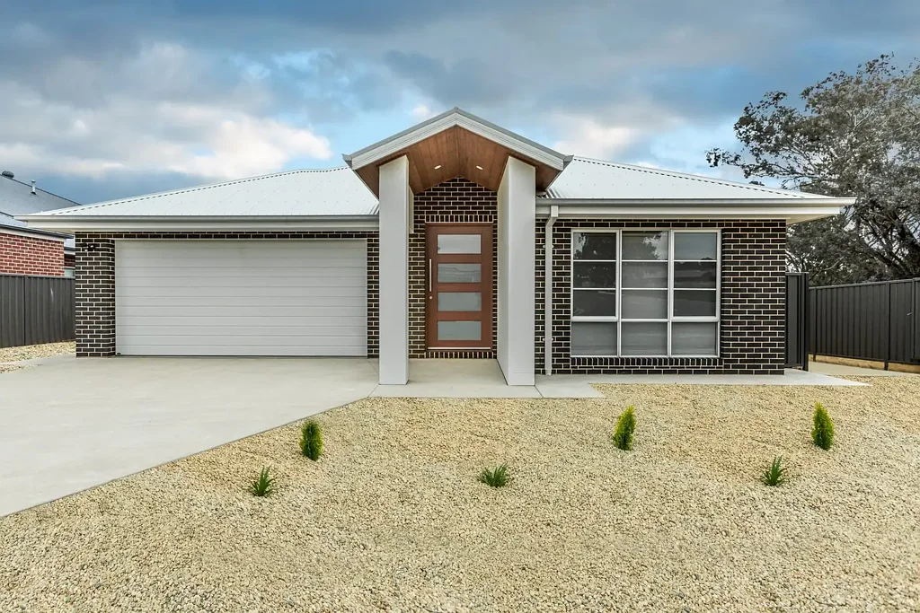4 Bedroom Home - "The Grange" Thurgooona