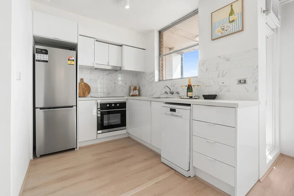 Coastal Studio Living in the Heart of Bondi Village I Furnished
