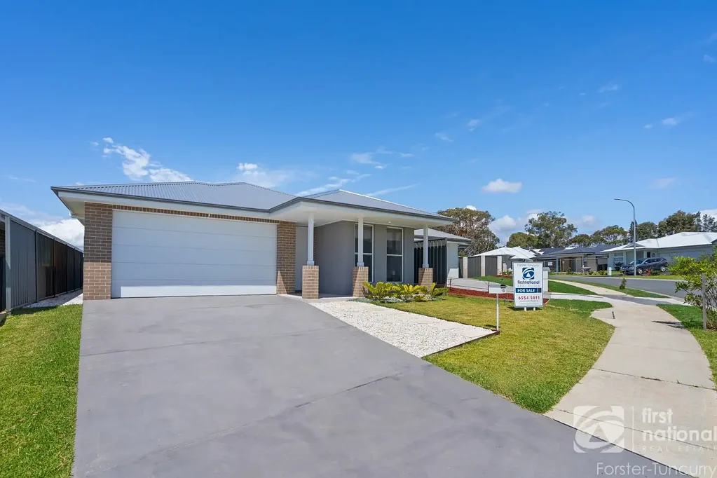 13 Iluka Boulevard, Forster, NSW 2428