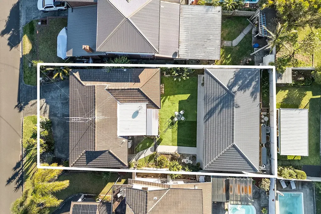 13 Lawrence Avenue, Mount Warrigal, NSW 2528