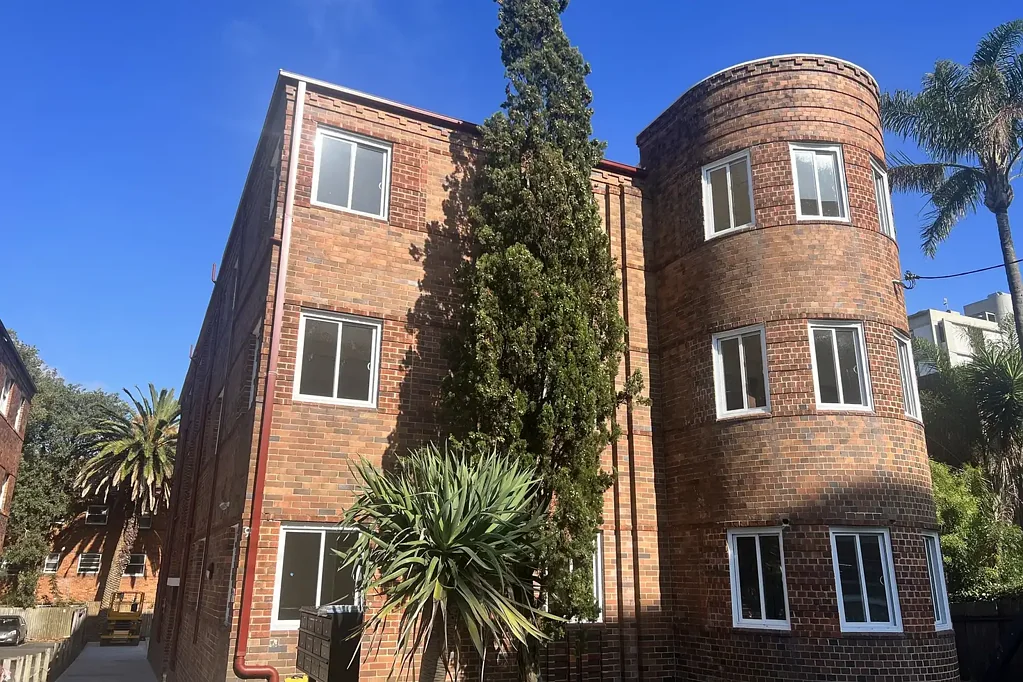 Light & Bright 2 bedroom Apartment