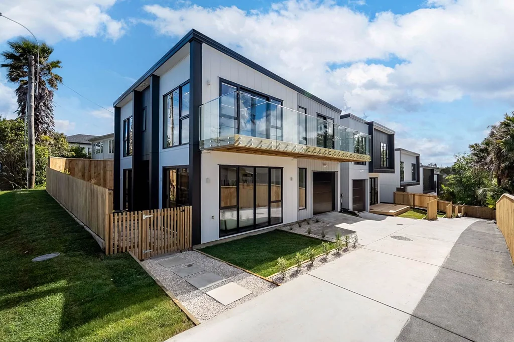 1/129 Arran Road, Browns Bay, North Shore City, Auckland