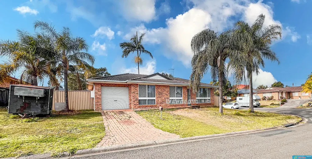 Green Valley 3Moenga Well presented 3 bedroom brick veneer home.