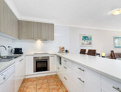 12/26 Old Burleigh Road, Surfers Paradise, Gold Coast, 2 ห้องนอน, 2 ห้องน้ำ, Apartment