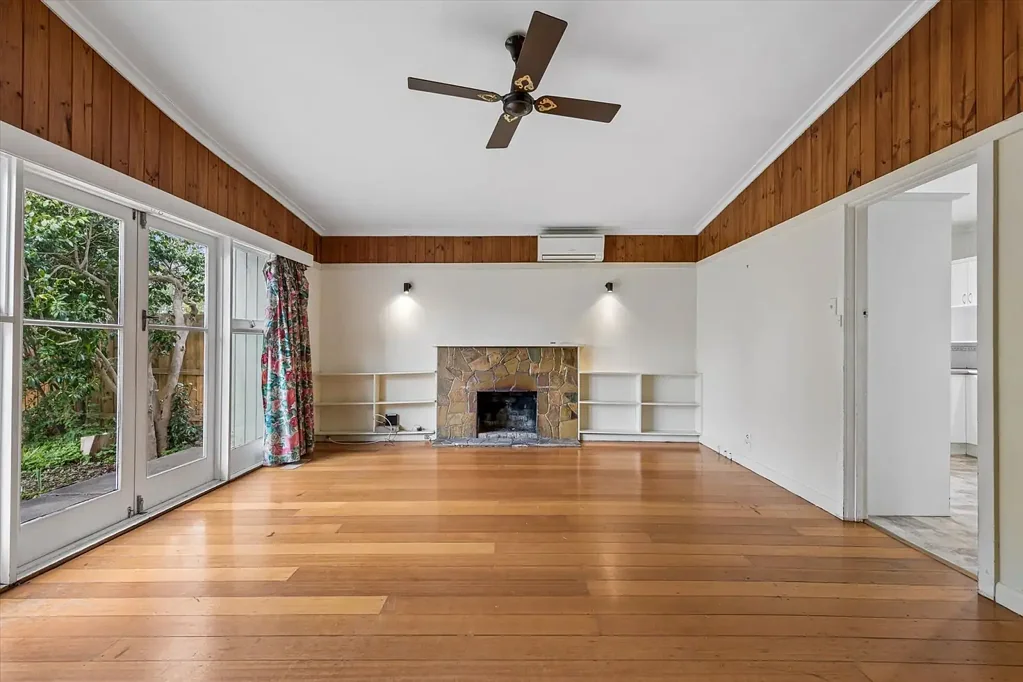 Walking distance to schools and shops