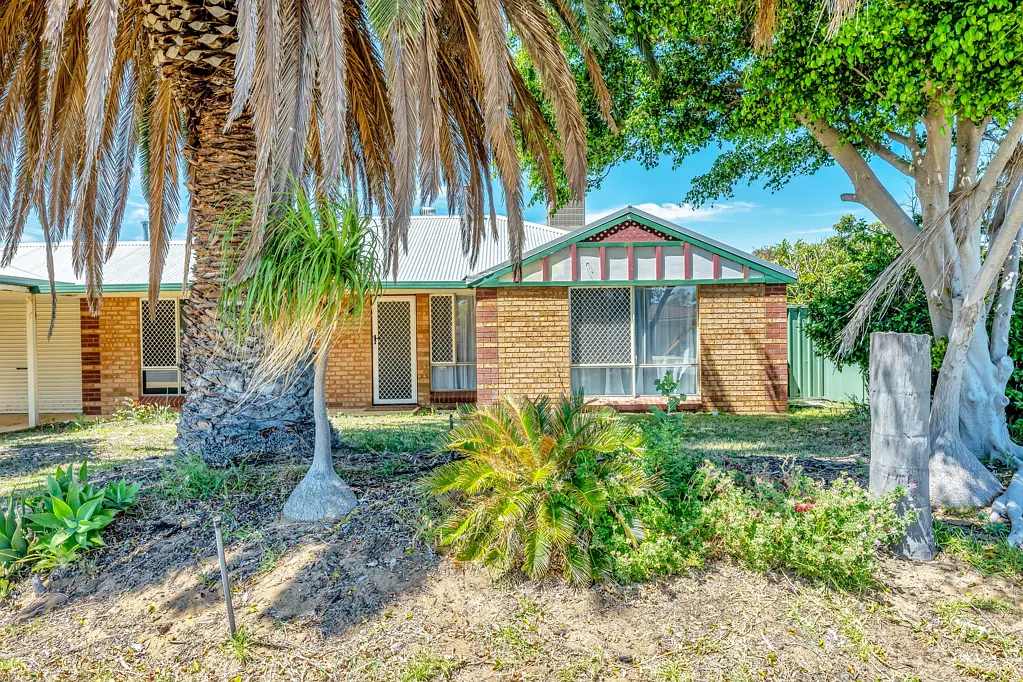 11 Hazlett Place, Waikiki, WA 6169