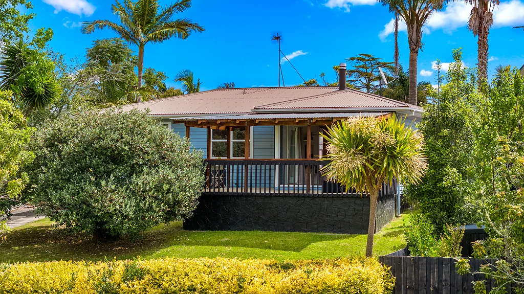74 Lauderdale Road, Birkdale, North Shore City, Auckland