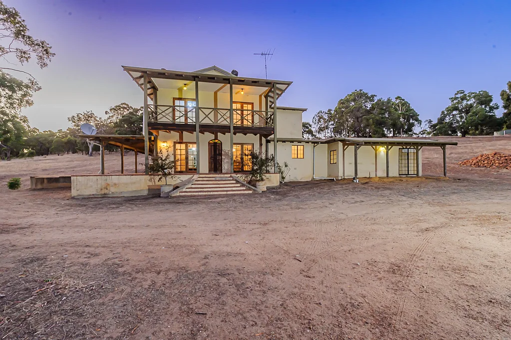 691 Chittering Road, Bullsbrook, WA 6084