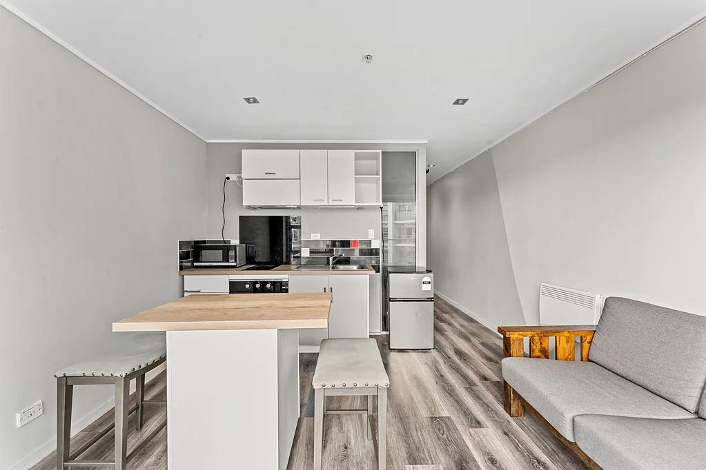 Auckland Central 2 Bedroom Urgent Sale: 2-Bedroom City View!