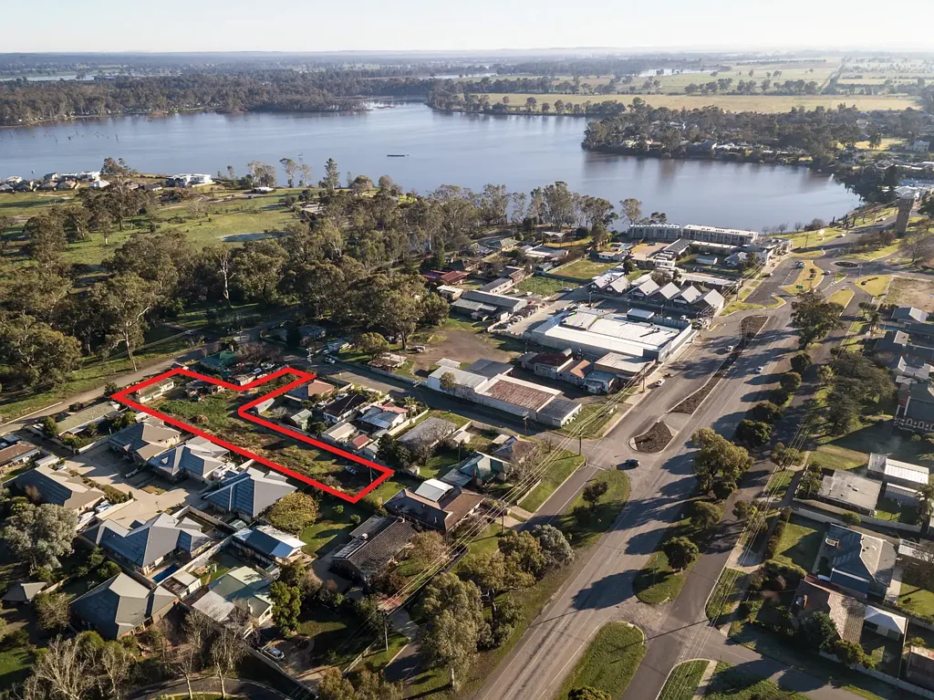 Nagambie TWO TITLES -OPPORTUNITY, IMAGINATION AND A GREAT LOCATION