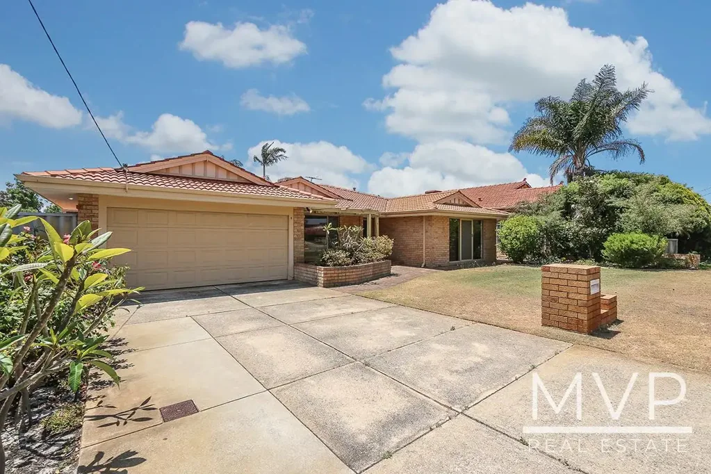 4x2 With a Fully Serviced Pool for Summer!
