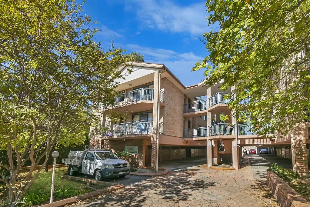 Immaculately Presented Two Bedroom Unit with Gas Cooking | 240m to Train Station