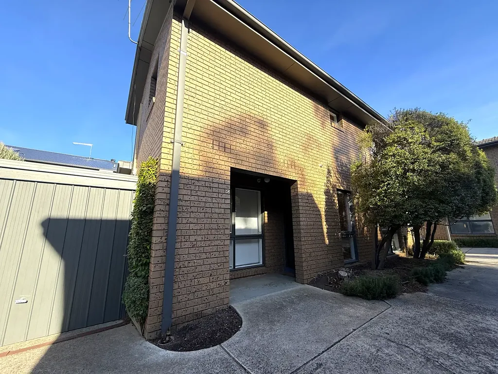 Refurbished 3 Bedroom Townhouse