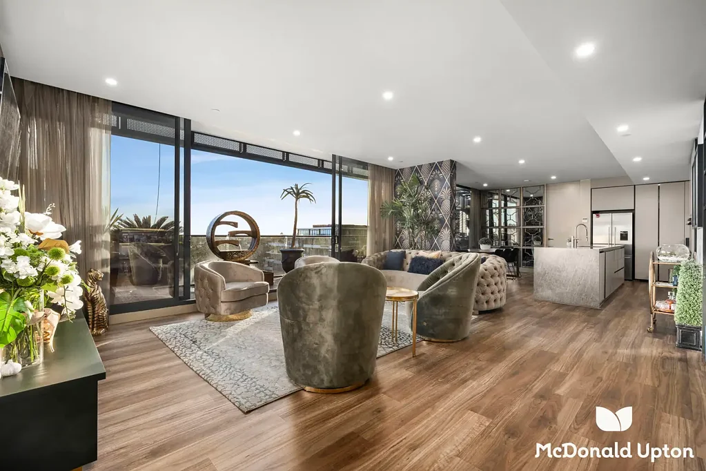 Essendon 3બેડરૂમ Expressions Of Interest Closing Thursday 18th September at 2pm