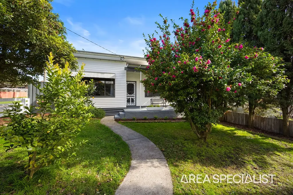 Korumburra 3 Bedroom The Brief:
A Charming Cottage with Plenty to Love