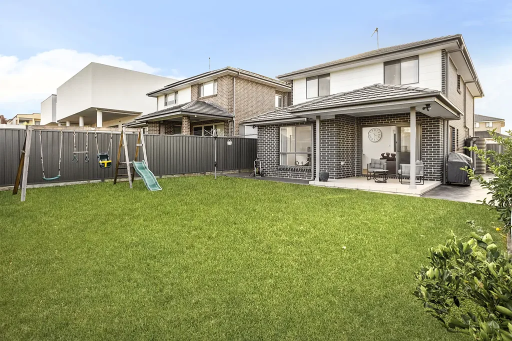 Schofields 4房 朝北、阳光充沛的家庭住宅，位于 Tallawong Public School 和即将建成的 Tallawong High School 学区内！ North Facing, Sun Drenched Family Home Within School Catchment for Tallawong Public School and upcoming Tallawong High School!